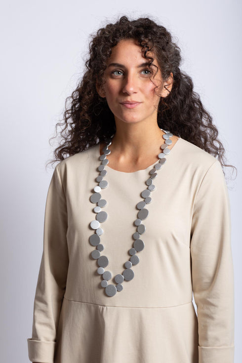 Collana lunga in legno Kiana - metallizzata